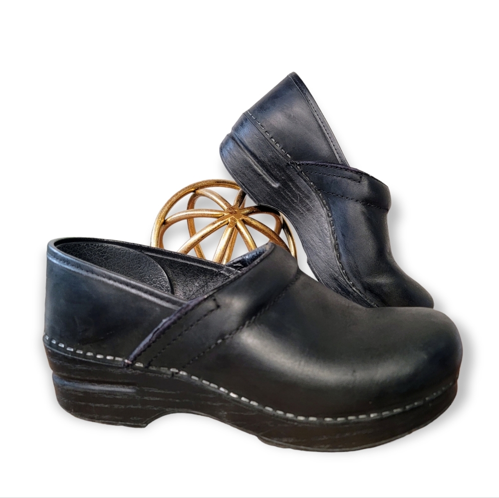 Dansko | 38 Professional black leather clog nurse work shoe nursing classic